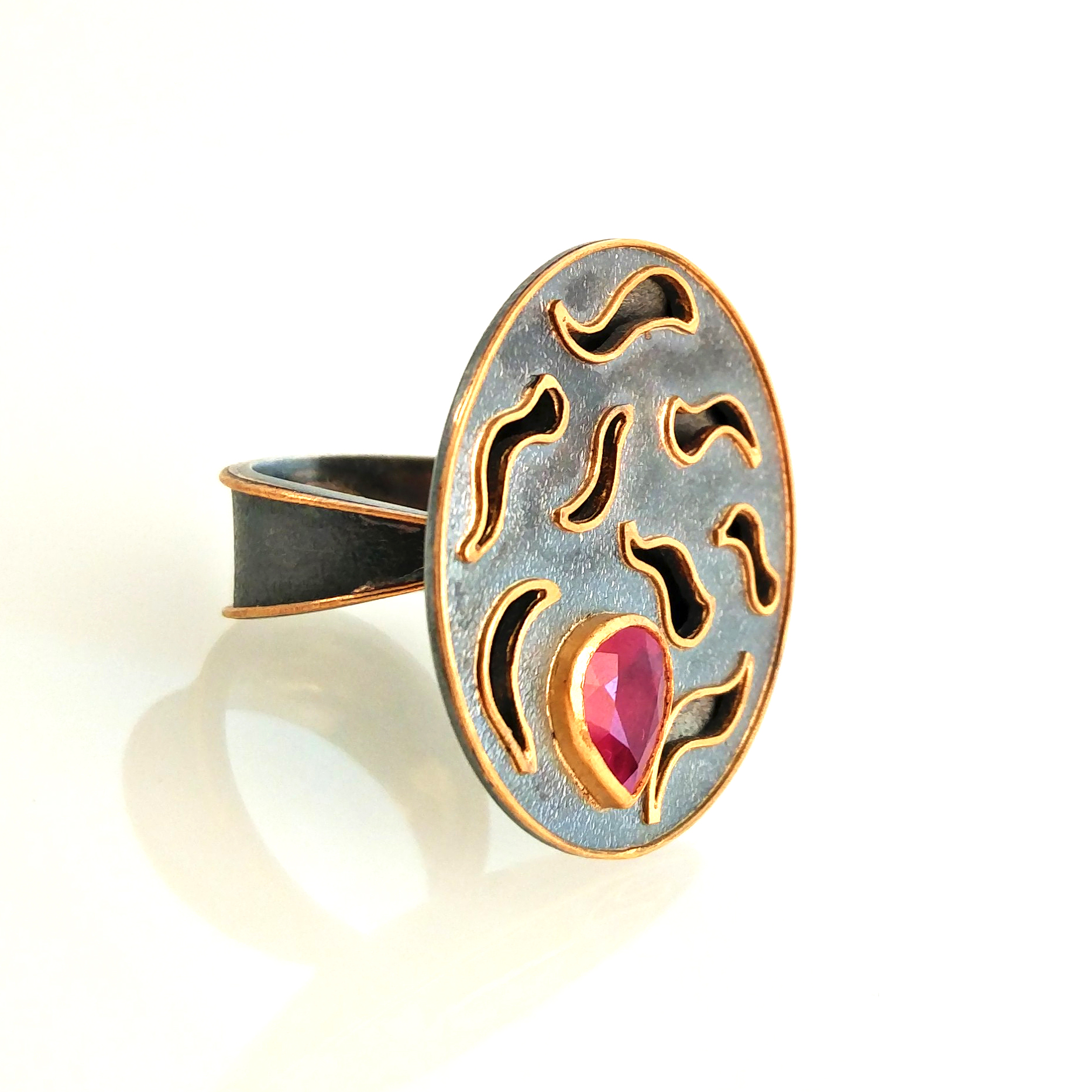 Notch ring with red natural ruby 24k gold handmade